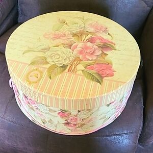 Ladies Hat box with floral design